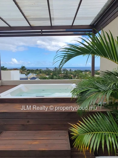 Penthouse avec rooftop et vue panoramique à vendre à Tamarin, IÎe Maurice