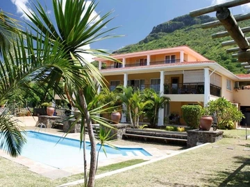 5 Bedroom Villa