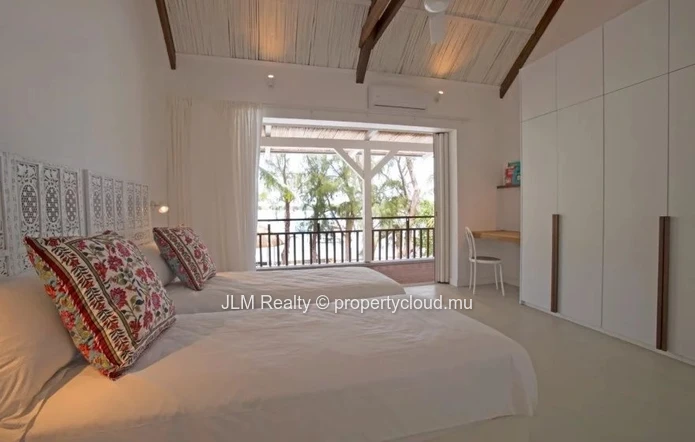 Tamarin – Villa d’Exception à Louer Pieds dans l’Eau à l'Île Maurice