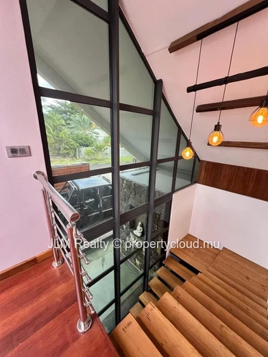 Spacious Furnished Villa with Swimming Pool for Rent in Tamarin, Mauritius – Close to the Beach and Amenities