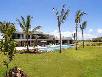 5 Bedroom Villa