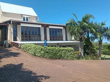 5 Bedroom Villa
