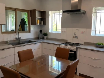 6 Bedroom Villa