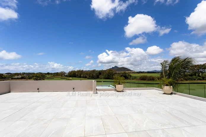 Prestigious Villa with Panoramic Golf Views for Sale in the East of Mauritius