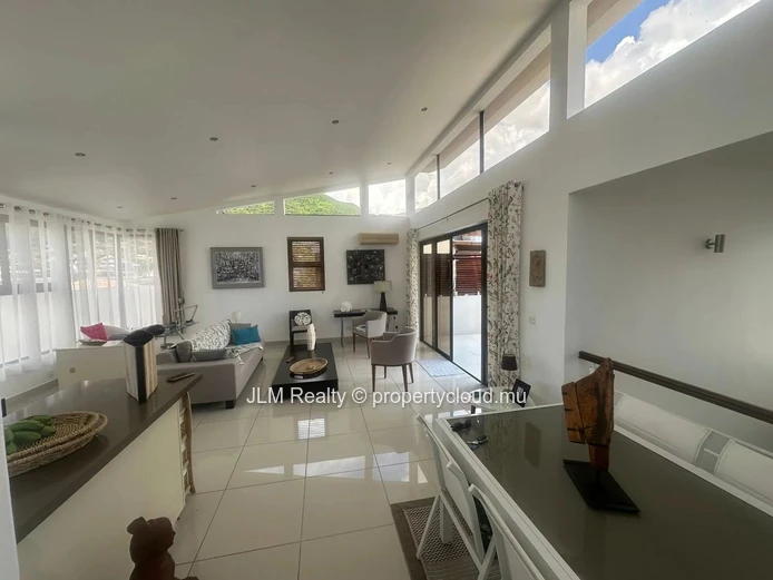 Penthouse en duplex à vendre à Rivière Noire, à quelques pas de la plage de La Preneuse – Île Maurice