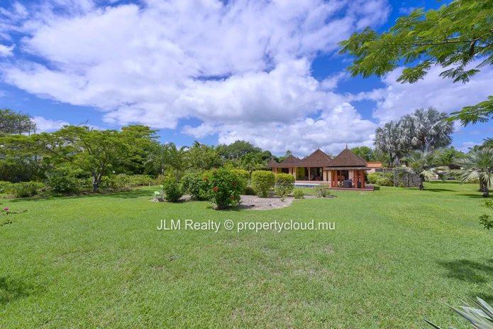 For Sale – Exquisite Villa in a Secure Golf Estate in Tamarin, Mauritius