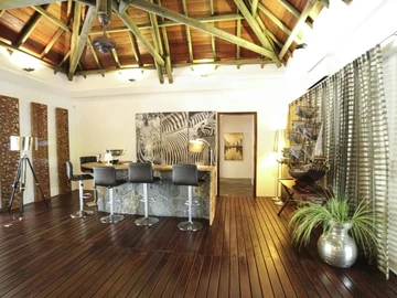 5 Bedroom Villa