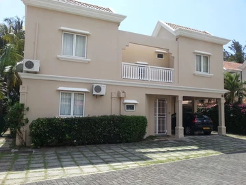 6 Bedroom Villa