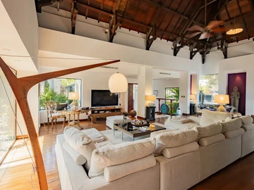 7 Bedroom Villa