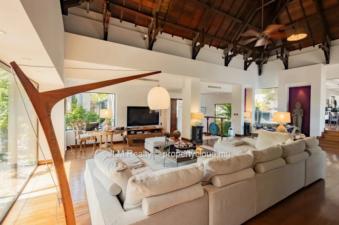 Villa d’Exception avec Piscine et Jardin Tropical à Vendre dans un Domaine prisé à Bel Ombre, Île Maurice