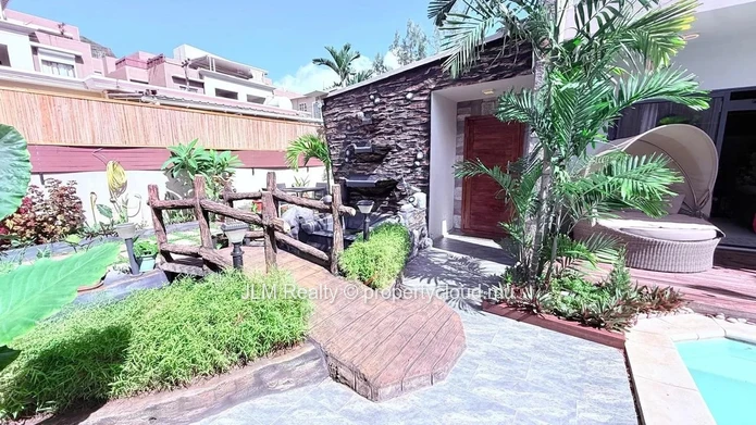 For Sale: Detached Villa with Garden and Pool in Tamarin. Mauritius