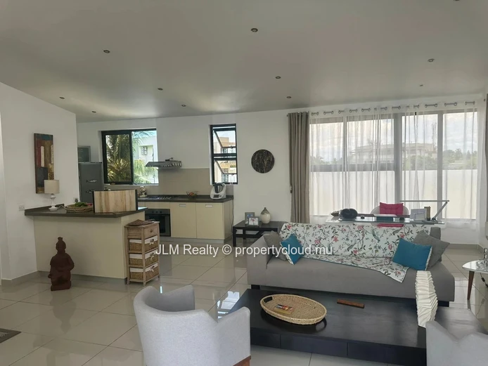 Penthouse en duplex à vendre à Rivière Noire, à quelques pas de la plage de La Preneuse – Île Maurice