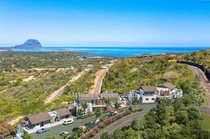 Superbe appartement avec vue mer à vendre à Petite Rivière Noire, Île Maurice