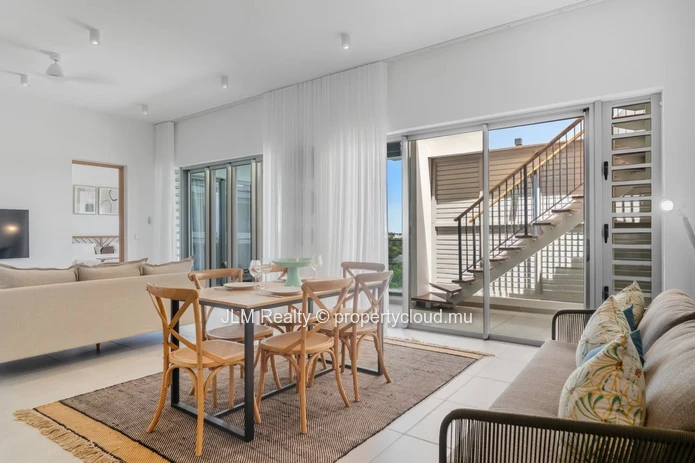 Modern Penthouse with Private Pool and Rooftop for Rent in Pereybère, Mauritius