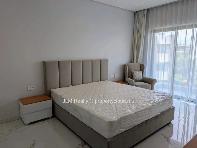 Penthouse avec rooftop privatif et piscine à vendre à Pointe aux Canonniers, Île Maurice