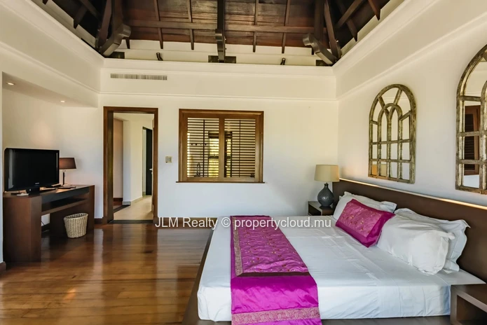 Villa d’Exception avec Piscine et Jardin Tropical à Vendre dans un Domaine prisé à Bel Ombre, Île Maurice
