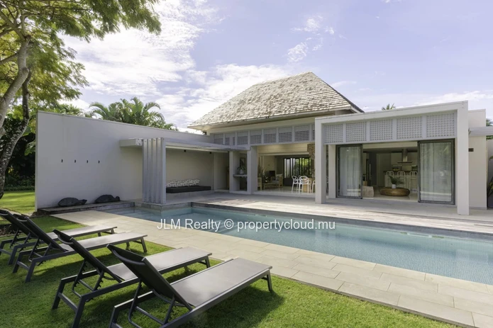 Villa de Prestige avec 4 Chambres et Grand Terrain à Vendre dans un Domaine Golfique d’Exception à l'Île Maurice