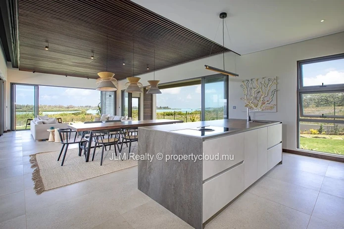 Superb luxury villa for sale in a golf estate in Beau Champ on the east coast of Mauritius