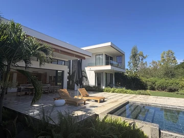 5 Bedroom Villa