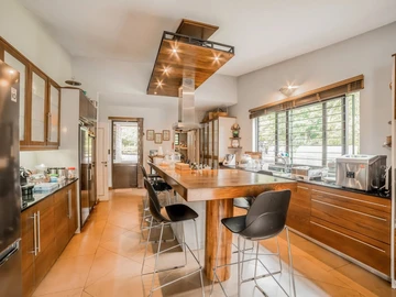 4 Bedroom Villa
