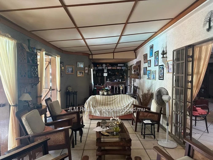 Maison spacieuse avec piscine et jardin à vendre à Tamarin, Île Maurice