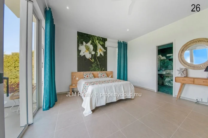 Penthouse with Sea View and Beach Access – Trou d’Eau Douce, Mauritius