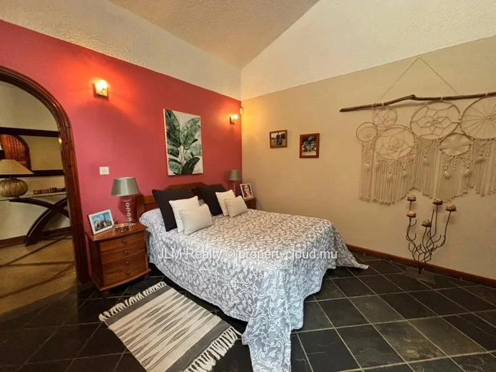 Spacious Villa with Pool, Garden and Mountain View for Sale in a Secure Estate – Petite Rivière Noire, Mauritius