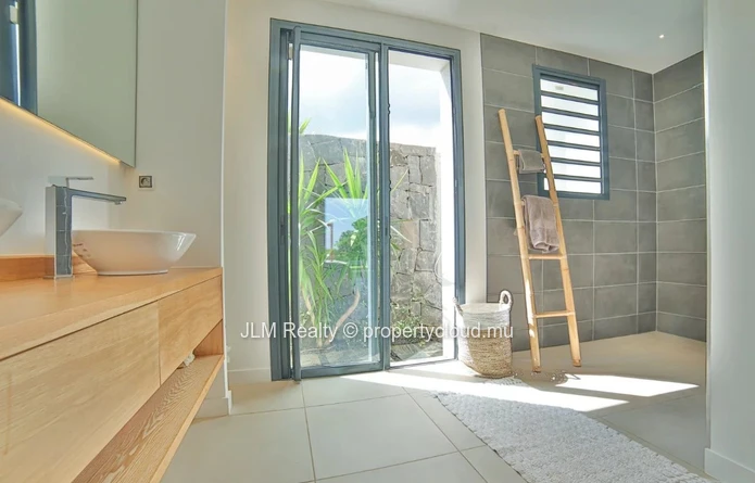 Magnifique villa avec une vue complètement dégagée à vendre à Tamarin, Île Maurice
