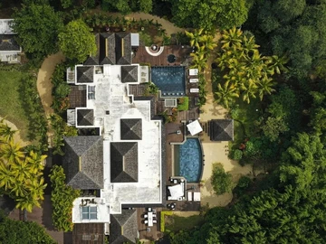 5 Bedroom Villa