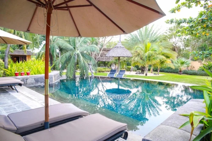 Elegant villa for sale in a golf estate in Tamarin, on the west coast of Mauritius