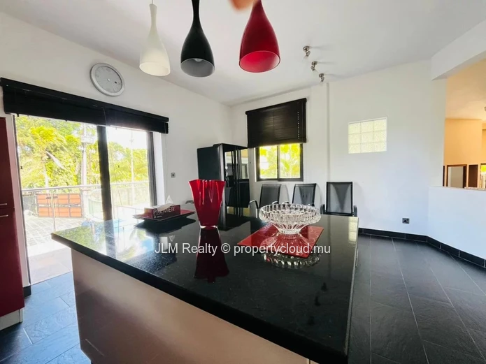 Villa à Louer à Moka, Île Maurice – 6 chambres, piscine privée, quartier résidentiel recherché