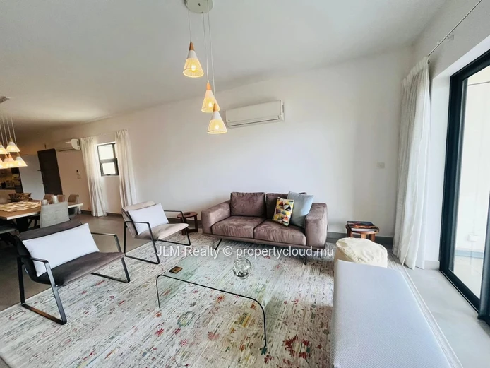 Modern 2-Bedroom Penthouse with Panoramic Park Views for Rent in Phoenix, Mauritius