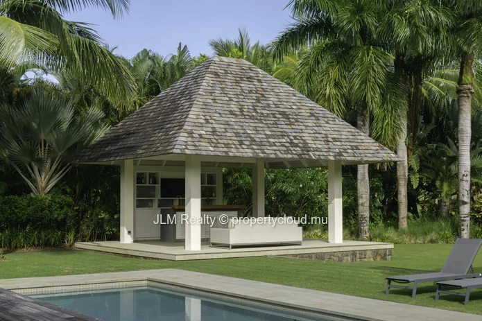 Villa de Prestige avec 4 Chambres et Grand Terrain à Vendre dans un Domaine Golfique d’Exception à l'Île Maurice