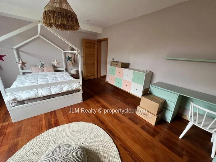 Spacious Furnished Villa with Swimming Pool for Rent in Tamarin, Mauritius – Close to the Beach and Amenities