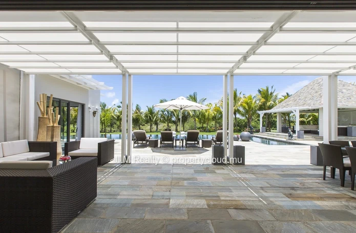 Luxueuse villa à vendre dans un domaine golfique sur la côte est de l’Île Maurice
