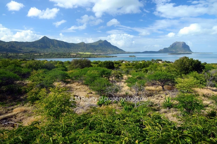 Villa bioclimatique de luxe à vendre au sein d’un domaine golfique à Rivière Noire, Île Maurice