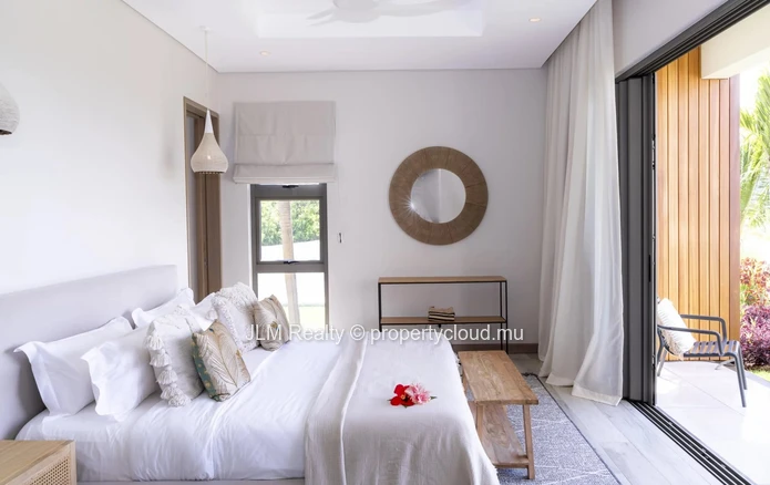 Prestigious Villa with Panoramic Mountain and Golf Views for Sale in the East of Mauritius