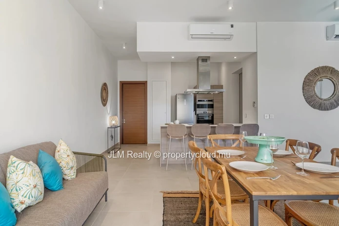 Modern Penthouse with Private Pool and Rooftop for Rent in Pereybère, Mauritius