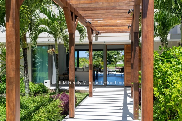 Prestigieuse duplex à vendre dans un domaine golfique sur la côte est de l’Île Maurice