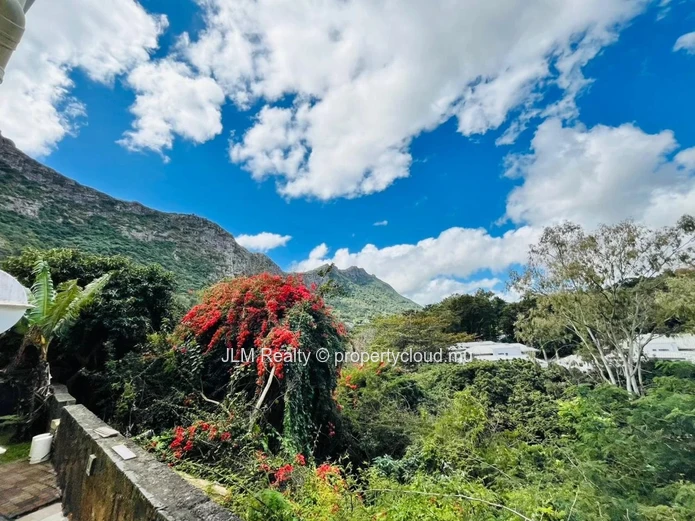Villa à Louer à Moka, Île Maurice – 6 chambres, piscine privée, quartier résidentiel recherché