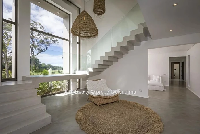 Luxurious villa for sale in a golf estate on the east coast of Mauritius