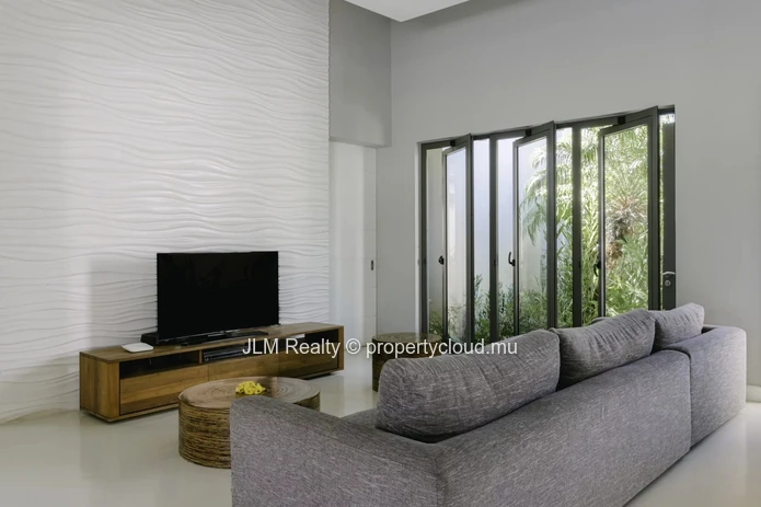Villa de Prestige avec 4 Chambres et Grand Terrain à Vendre dans un Domaine Golfique d’Exception à l'Île Maurice