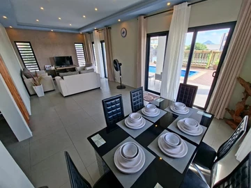 4 Bedroom Villa