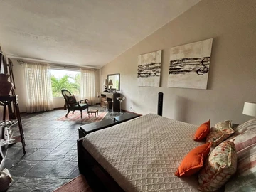 5 Bedroom Villa