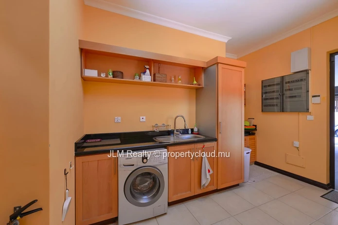 For Sale – Exquisite Villa in a Secure Golf Estate in Tamarin, Mauritius