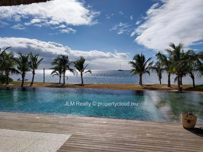 Magnifique appartement à vendre dans un resort pieds dans l’eau à Rivière Noire, Île Maurice