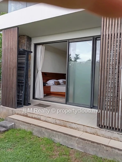 Duplex Moderne 3 Chambres avec Jardin à Vendre à Tamarin, Île Maurice