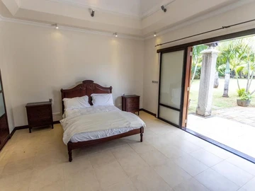 5 Bedroom Villa