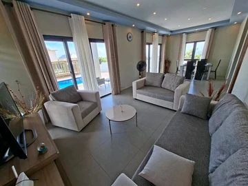 4 Bedroom Villa