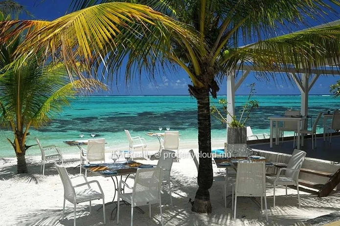 À vendre – Duplex contemporain avec piscine privée à Pointe d’Esny, Île Maurice
